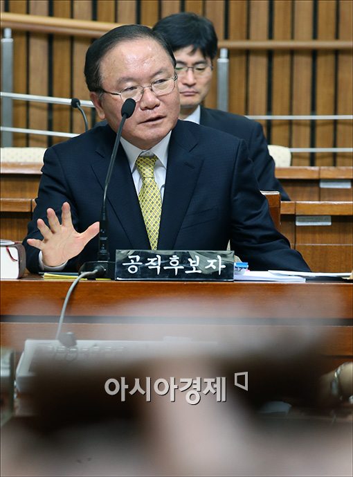 [포토]답변하는 이동흡 후보자