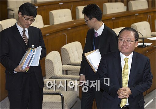 [포토]피곤한 표정의 이동흡 후보자