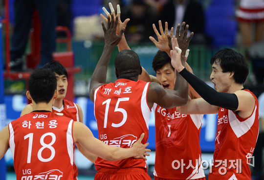 [포토] LIG '득점 기쁨은 함께 나눠야지'