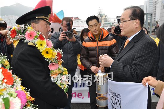 카잔U대회 성화 국내 도착