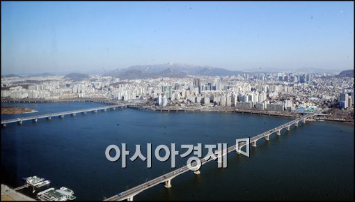[포토]맑은 서울 도심, 기온은 뚝