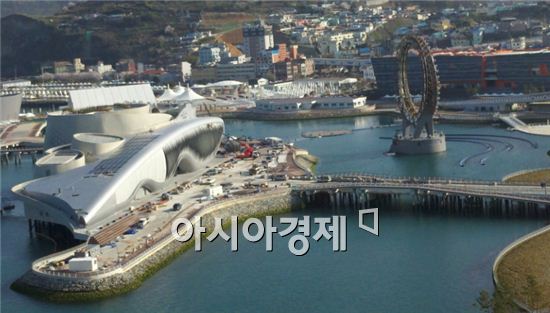 막바지 작업에 한창이던 2012년 4월 '여수세계박람회' 전경