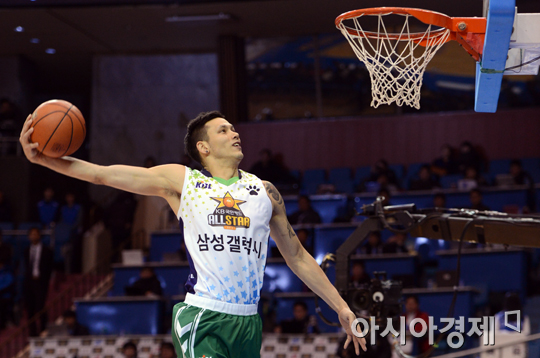 [포토] 덩크 콘테스트 예선 참가한 이승준
