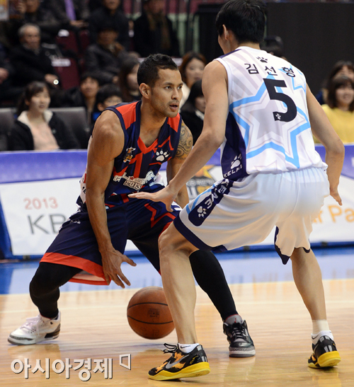 [포토] 전태풍 '낮게, 그리고 빠르게'