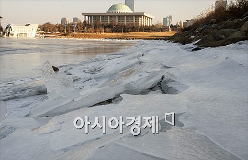 [포토]첨예하게 대립