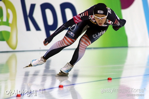 이상화, 1000ｍ 이틀 연속 한국新···스프린트선수권 3위