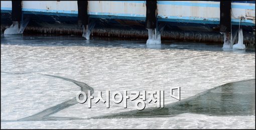 [포토]선착장 결빙