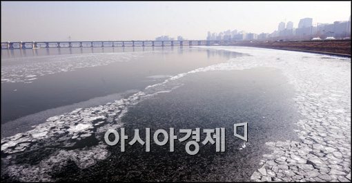 [포토]얼어붙은 잠실 한강