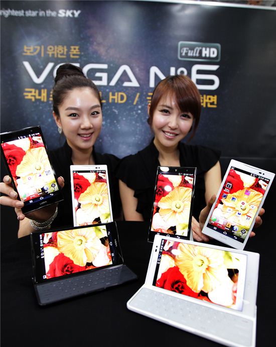 [포토]팬택, 국내 첫 풀HD폰 '베가 넘버6 풀HD' 공개