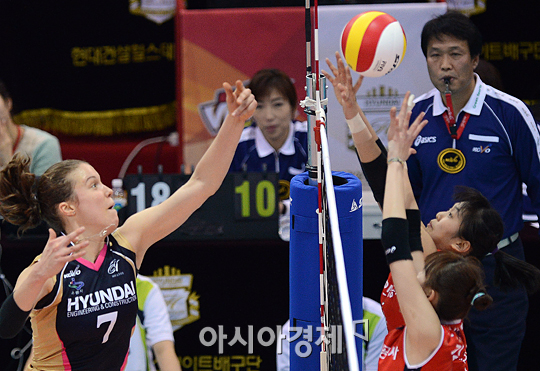 [포토] 야나 '넘겼어'