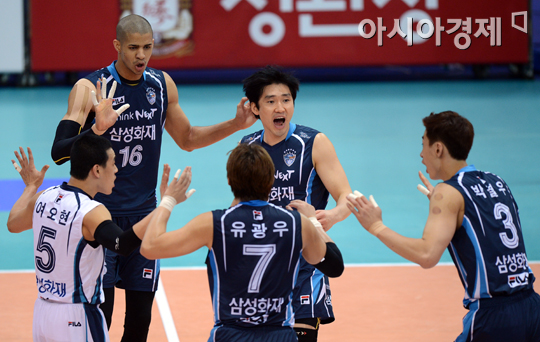 [포토] 득점 기쁨 나누는 삼성화재 선수들