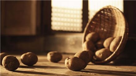 영화 '지슬' 감자 한알의 인간愛-제주 4·3 피난민을 만나다