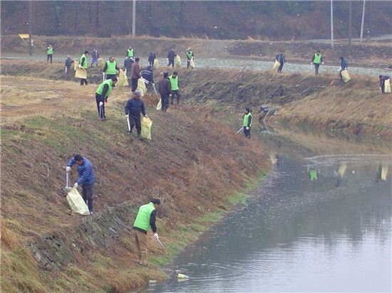 [포토]농어촌公 무안·신안지사, 내 고향 물 살리기