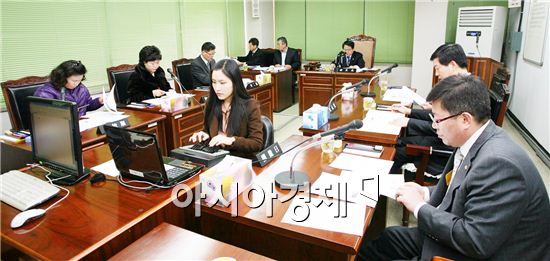 [포토]광주 남구의회, 남구종합청사 이전관련 특별위원회 회의 개최
