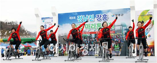 [포토]스피닝으로 몸풀고 달려 볼까요
