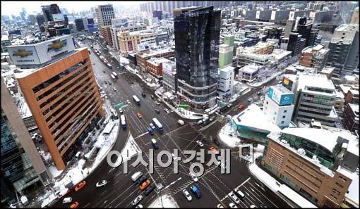 [포토]폭설 후 한산한 도로