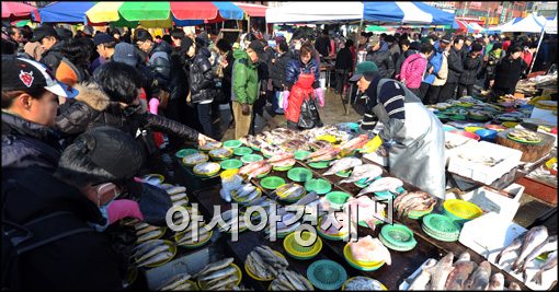 [포토]붐비는 모란시장