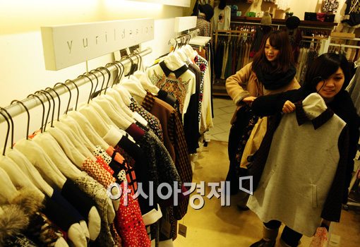 [포토]동대문 새벽시장 찾은 외국인 관광객 