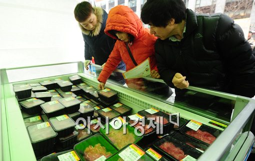 [포토]"이번 설에 쓸 한우 사러 왔어요"