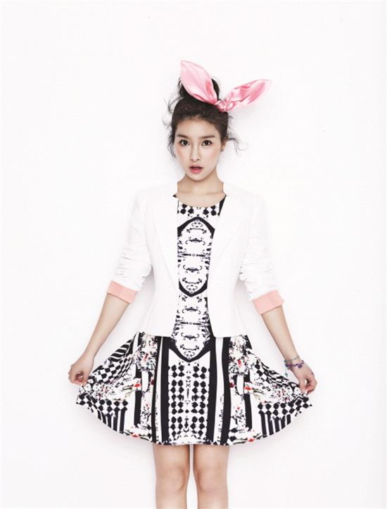 김소은, 화장품에 이어 의류까지··CF 공주 인증