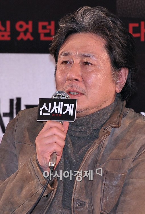 [포토]최민식 "이젠 피없는 세상에서 살고싶다"