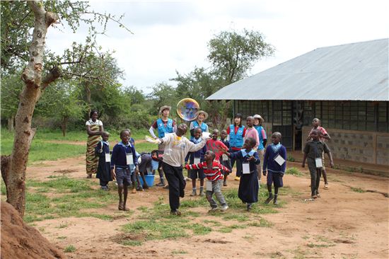 한성대, 케냐 마사이 부족에게 재능기부 봉사 