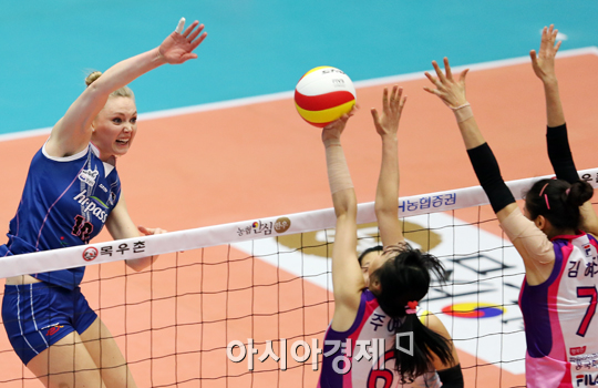 [포토] 니콜 '항상 최선을 다해!'