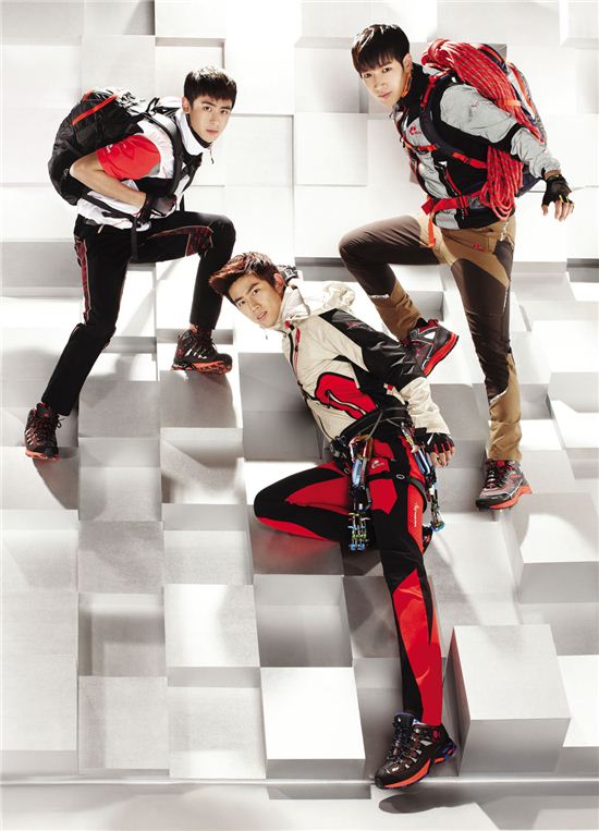 [포토]2PM, '아웃도어는 네파'