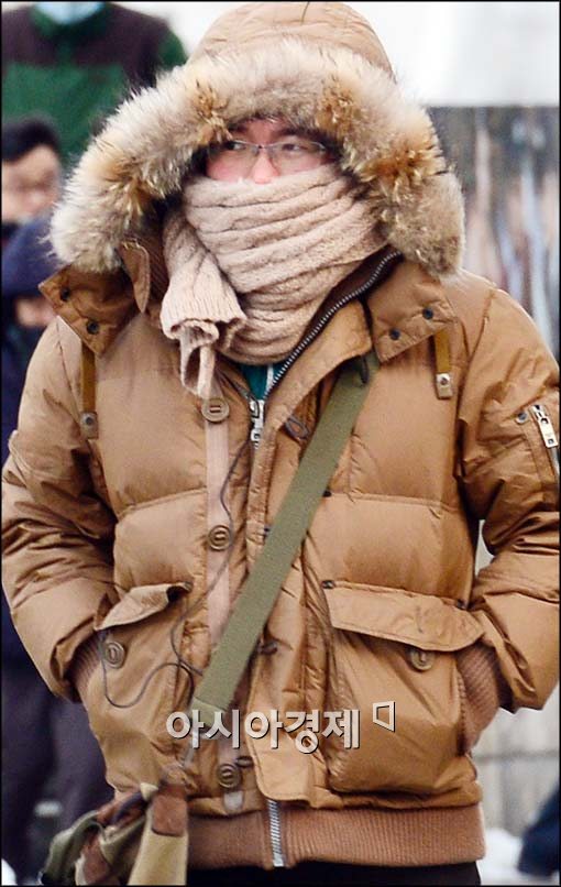 [포토]꽁꽁 둘러 싸매고