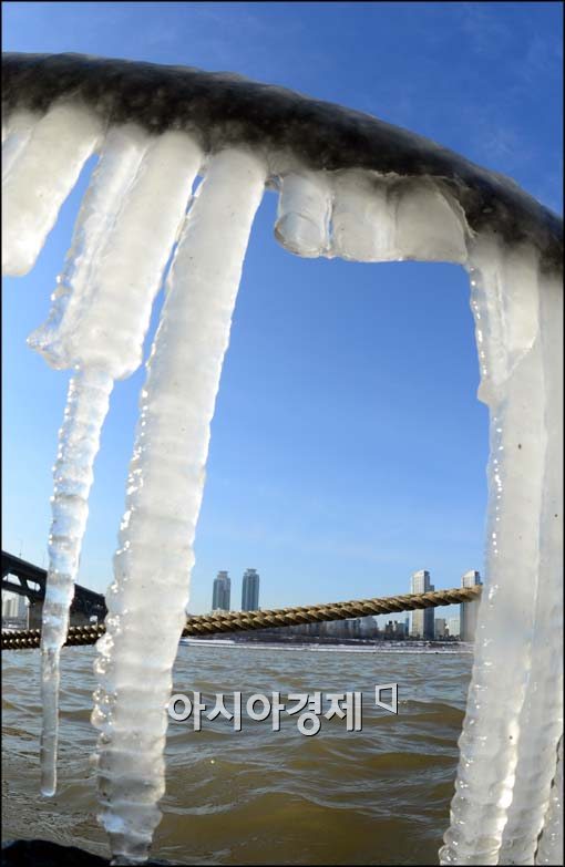 [포토]한파 속 고드름