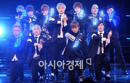 [포토]스피드, 시선 사로잡는 '화려한무대'