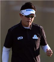 한민규 vs 문경준 "우승컵은 내 꺼~"