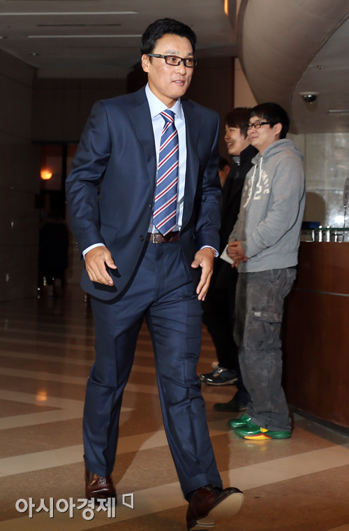 [포토] 이승엽 '안경 패션 멋지죠' 