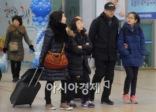 [포토]뒤늦은 귀경길 시민들 