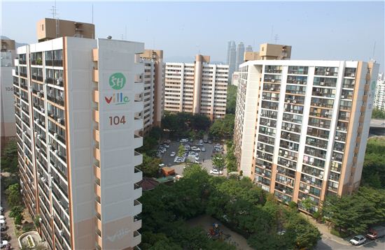 12조6천억 부채에 자구책 '깜깜'