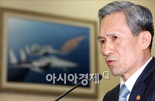 靑 김관진-美 맥매스터 긴급통화…'北 미사일 발사 강력규탄'