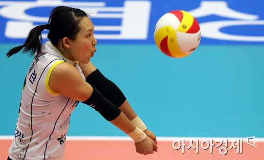 [포토] 김해란 '수비는 공격의 시작!'
