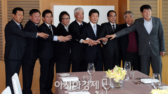 [포토] 전현직 국가대표팀 사령탑들 '한 자리에 모였습니다'