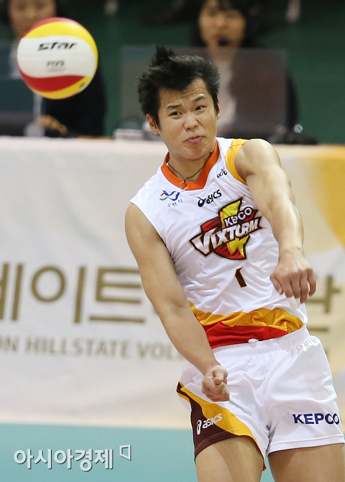 [포토] 서재덕 '강력 서브'