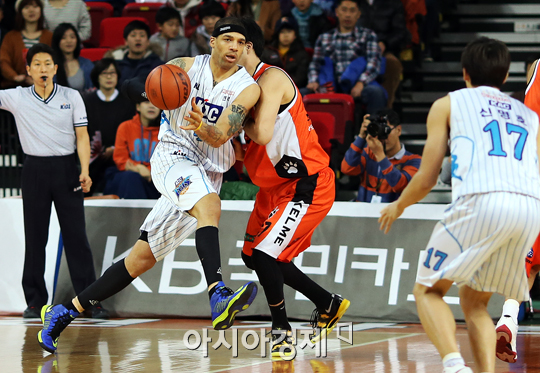 [포토] 브라운 '신명호, 뒤를 부탁해!'