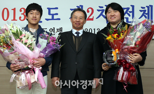 장미란·사재혁, 역도연맹 특별상 수상