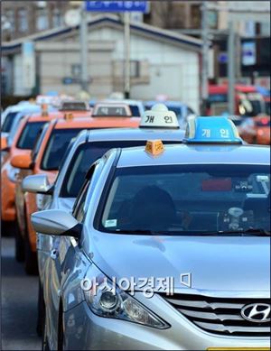 [포토]줄지어 선 택시들