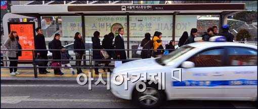 [포토]사람은 많고 택시는....