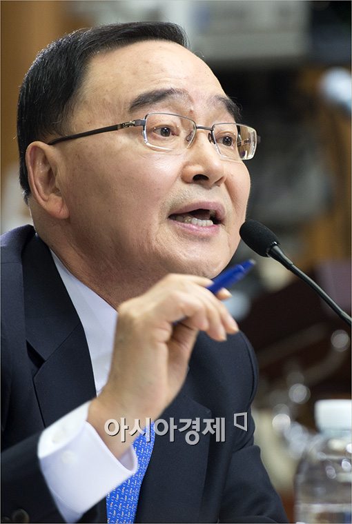 정홍원, 박지만 '봐주기 수사' 의혹에 강한 불쾌감