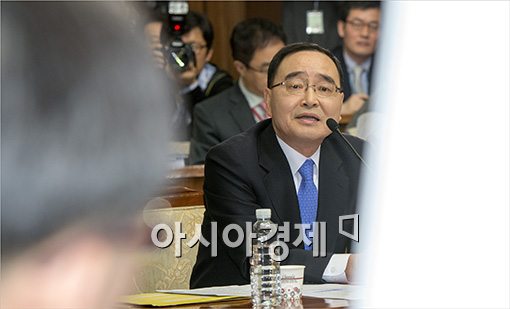 [포토]답변하는 정홍원 후보자