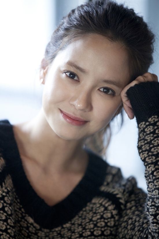 '신세계' 송지효, '홍일점'으로 女 관객 부러움 한 몸에 받아