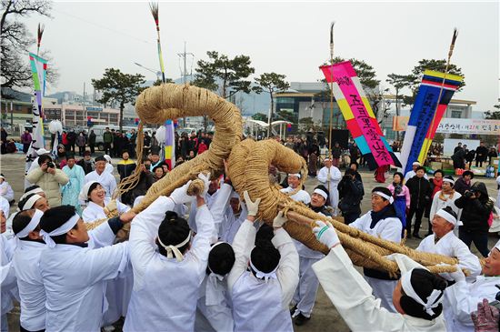 고창 오거리 당산제 및 민속큰잔치 중앙당산 일대에서 열려