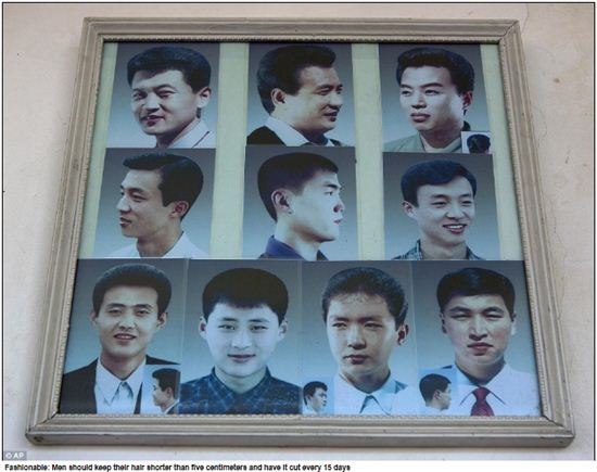 ▲ 북한 남성들 역시 당국의 규제에 따라 길이 5㎝ 미만의 짧은 머리모양을 유지하고 있다.