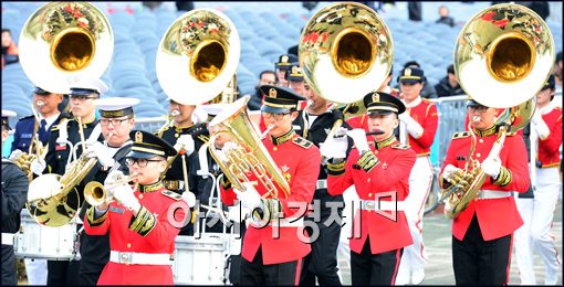 [포토]리허설 중인 군악대 단원들