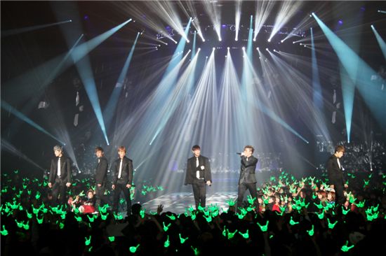 '첫 콘서트' B.A.P, '새 역사'는 계속된다